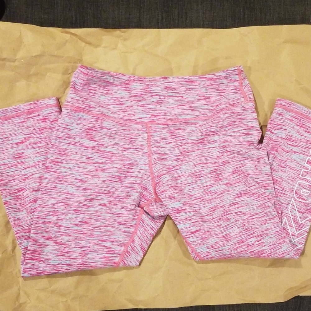 NWOT IAB/MFG Capris